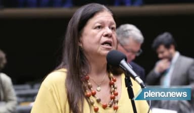 Câmara dos Deputados avança Justiça gratuita para câncer e deficiência