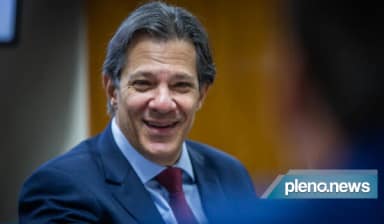 Haddad usa caso Banco Master e emenda a miliciano para atacar Flávio Bolsonaro