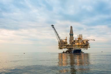 Camex prorroga imposto de 12% sobre petróleo e Justiça Federal suspende cobrança