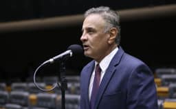 PSDB, Cidadania e PDT pedem que Aécio Neves dispute o Senado