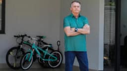 Exército diz ao STF que entregou 6 das 8 armas de Bolsonaro à PF