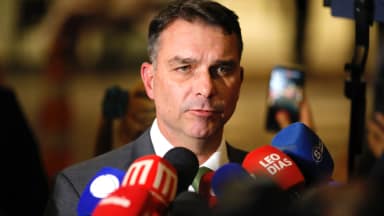 Flávio Bolsonaro: Dino sequestrou 'Dark Horse' para usá-lo ilegalmente contra mim
