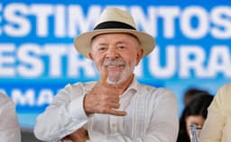 Lula lidera todos os cenários de 2º turno, diz Indexa/Broadcast