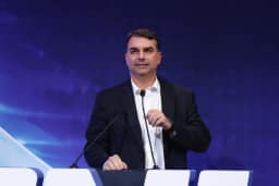 Queda parcial de sigilo no caso Master insatisfaz PT para expor Flávio