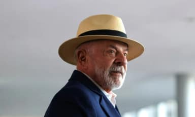 Lula afirma não ter preferência entre potências na disputa por terras raras