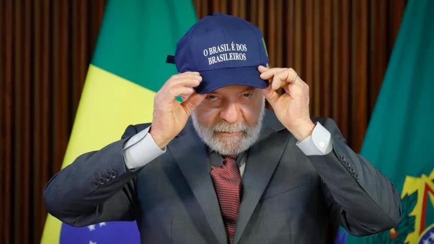 Omar Aziz lidera pesquisa ao governo do Amazonas com Lula desaprovado por 49%