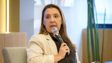 Flávio Bolsonaro sinaliza Daniella Marques para ministério de eventual governo