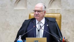 13 ministros aposentados do STF pedem “rigorosa apuração” a Fachin