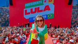Janja chama militância para a rua e diz que Lula é “tocado” por Deus