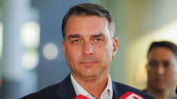 Hilton pede bloqueio de contas de Flávio; Sâmia quer perda de mandato