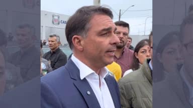 Flávio Bolsonaro ataca Alexandre de Moraes e promete 5 indicações ao STF