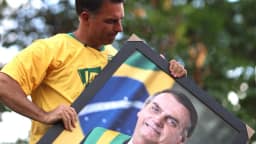 "FT" compara os Bolsonaros à família Trump e cita “estilo paranoico”