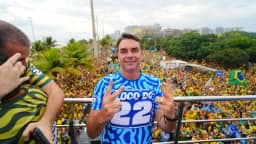 Veja fotos de último ato de Flávio Bolsonaro na Barra da Tijuca