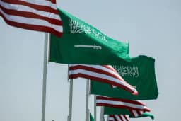 Arábia Saudita se junta aos EUA em ataques contra o Iraque