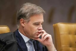 Chefe da PF sai de férias em meio a crise com Mendonça