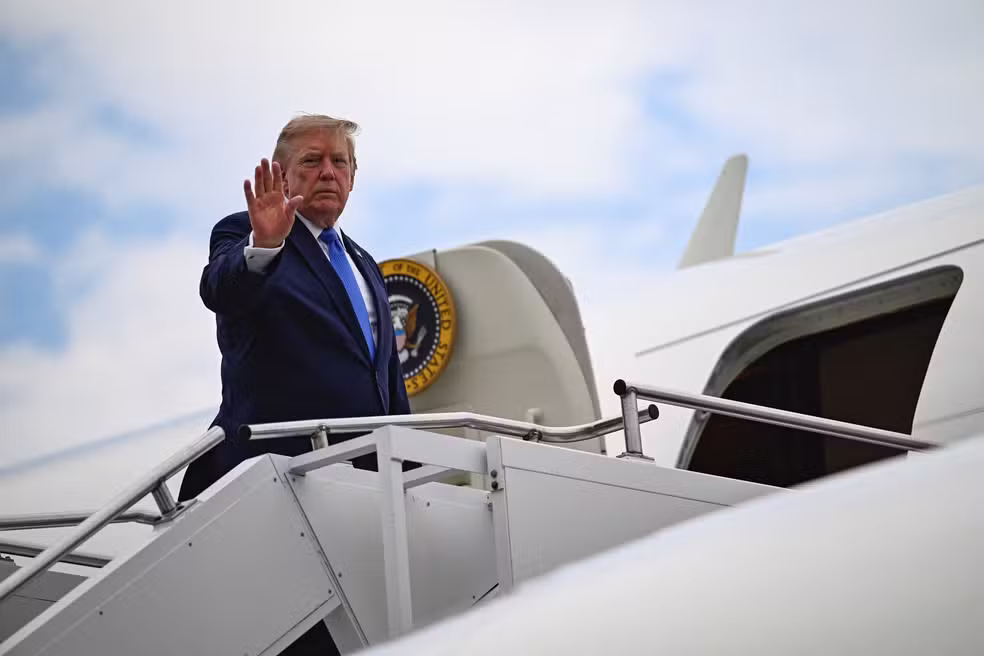 Trump confirma troca secreta de avião na Turquia após ameaça de assassinato