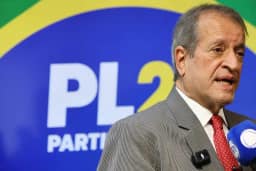 Campanha de Lula aciona TSE contra o PL