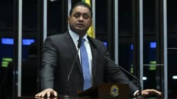 PF faz operação e mira parentes de Weverton Rocha e advogado