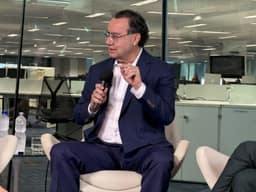 Augusto Cury promete convocar juristas brasileiros e estrangeiros para analisar anistia a Bolsonaro, caso seja eleito