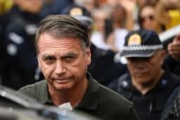 Defesa de Bolsonaro desiste de pedido para suspender execução da pena no STF