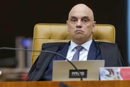 Crise do Caso Master faz políticos discutirem renúncia de Moraes ao STF
