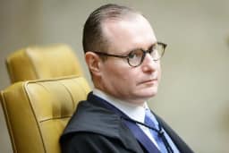 ZANIN DÁ PRAZO À PF: ministro manda entregar cópia do celular de Vorcaro até as 23h