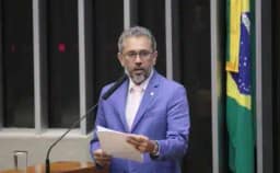 Pesquisa aponta 60% de aprovação ao governo Elmano no Ceará