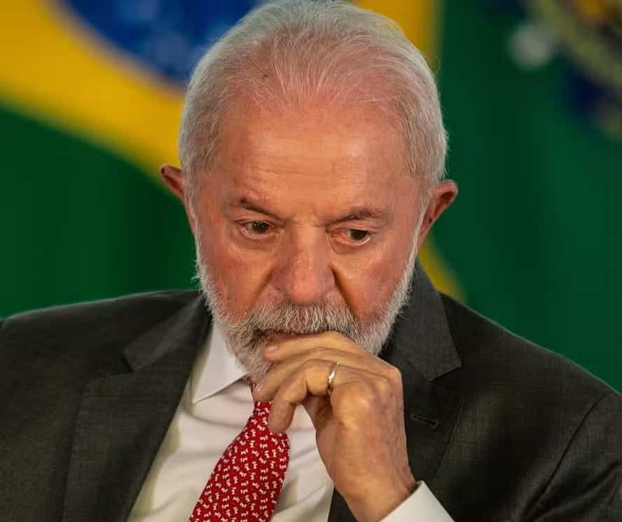 Relatório da PF sobre Vorcaro e Moraes leva Flávio Bolsonaro a pedir impeachment