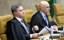 Mendonça cita Moraes nove vezes em decisão que afasta diretor-geral da PF