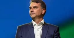 Flávio Bolsonaro anuncia que não vai participar de debate na Band/Jovem Pan