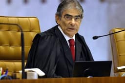 Ayres Britto defende Código de Ética para ministros do STF em meio à crise na Corte