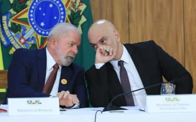 Analista vê crise de Alexandre de Moraes desgastar Lula mais que caso Lulinha