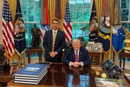 Especialista diz que Trump queria Flávio Bolsonaro eleito e que reconciliação EUA-Lula será difícil