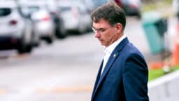 Viagem aos EUA: documento indica que Flávio Bolsonaro usou passaporte italiano, VEJA