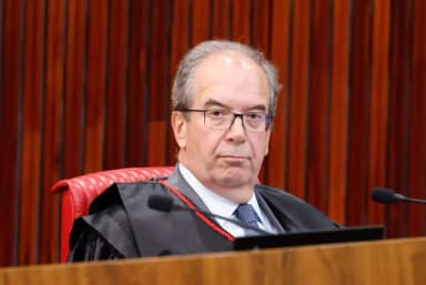 Tribunal Superior Eleitoral dá 12 horas à Meta sobre alcance de Nikolas Ferreira