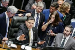 Promessas de Alcolumbre despertam desconfiança tanto na oposição quanto no governo