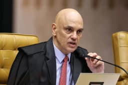 AGORA: Moraes autoriza Flávio Bolsonaro a retomar visitas a Jair Bolsonaro