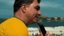 Flávio Bolsonaro reúne público menor que o de Jair Bolsonaro em atos em Copacabana