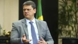Tarcísio diz que vai enviar dados à PF e nega atrasar investigações de Dark Horse