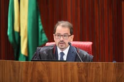 Relator no TSE vota para anular votos de Garotinho