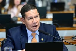Quem é o único senador que votou contra a PEC do fim da escala 6×1