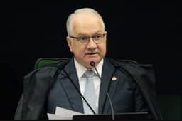 Fachin suspende decisões de Mendonça e Dino sobre diretores da PF