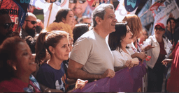 Haddad inicia campanha no centro de SP e repudia violência política