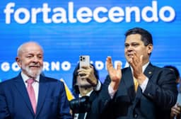 Lula e Alcolumbre negociam destravamento da PEC do fim da escala 6×1