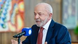Lula determina recurso da AGU contra afastamento do chefe da PF