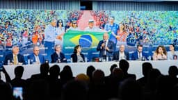 Lula cobra decisão dos empresários na eleição: “experiência ou falta de biografia?”