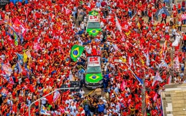 Lula vai a Fortaleza por Elmano de Freitas e defende fim das apostas on-line