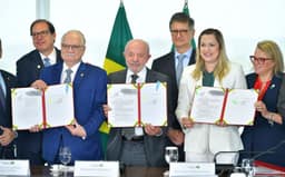 Lula defende reforma no Judiciário e alerta sobre fé nas instituições
