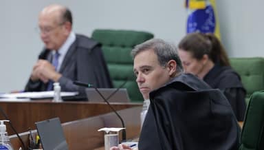 Gilmar Mendes acusa André Mendonça de viés eleitoral em sessão do STF sobre Moraes