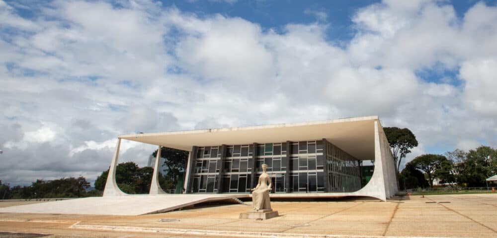 STF ameaça afastar presidentes de tribunais por penduricalhos